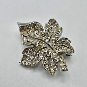 VINTAGE Hedy Silver Tone Pave Rhinestone Filigree Leaf Brooch Pin Signed